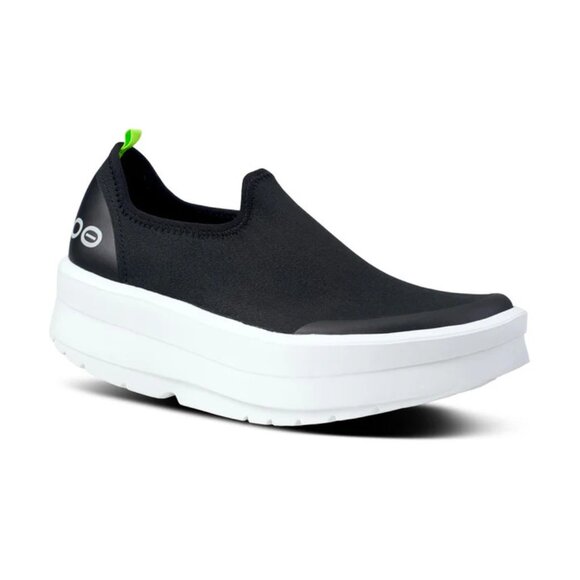 Oofos Women's OOmega eeZee Low Shoe - White Black Size US 8.5 - Picture 1 of 11